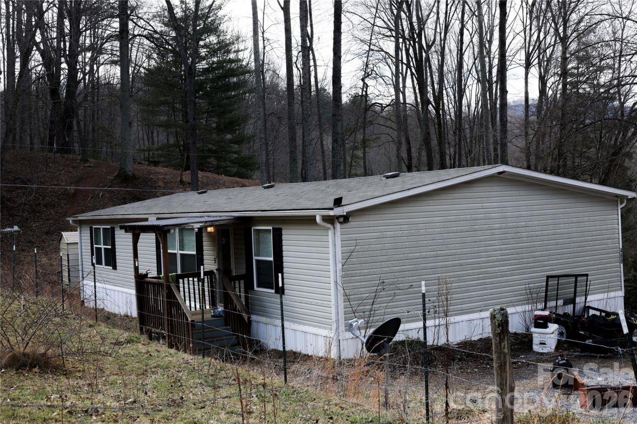 460 Bunny Run Road, Canton, NC 28716 Main Photo