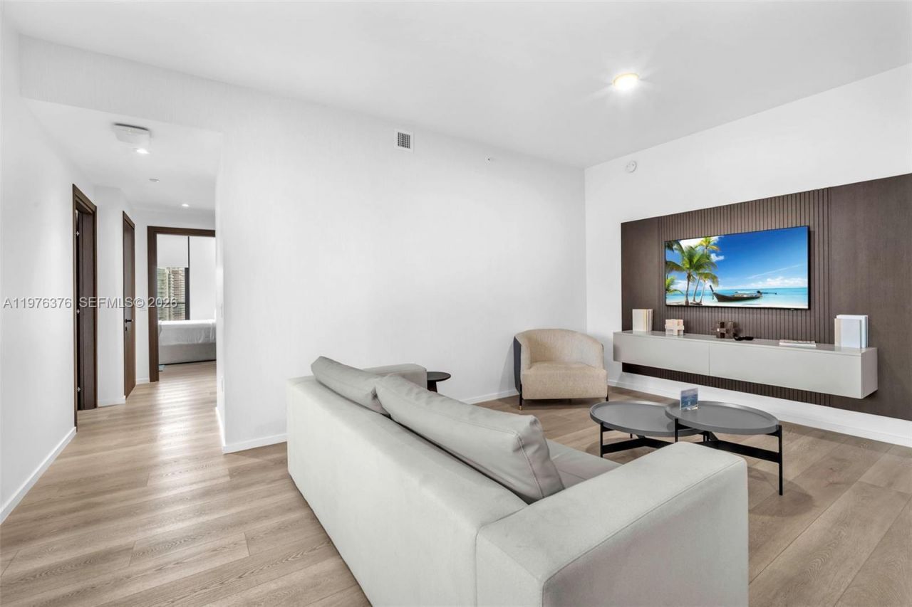 398 NE 5th St , Unit PH 4701, Miami, FL 33132 Photo