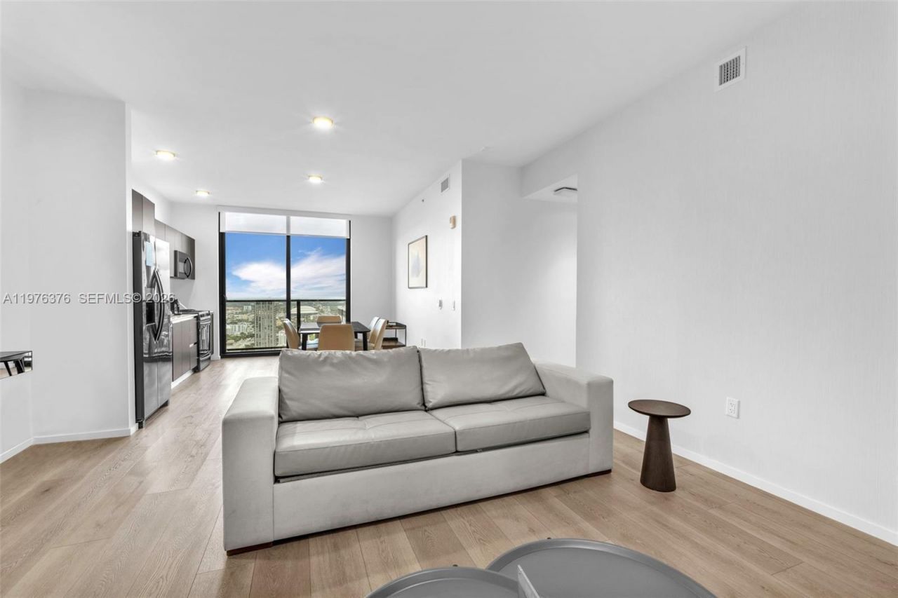 398 NE 5th St , Unit PH 4701, Miami, FL 33132 Photo