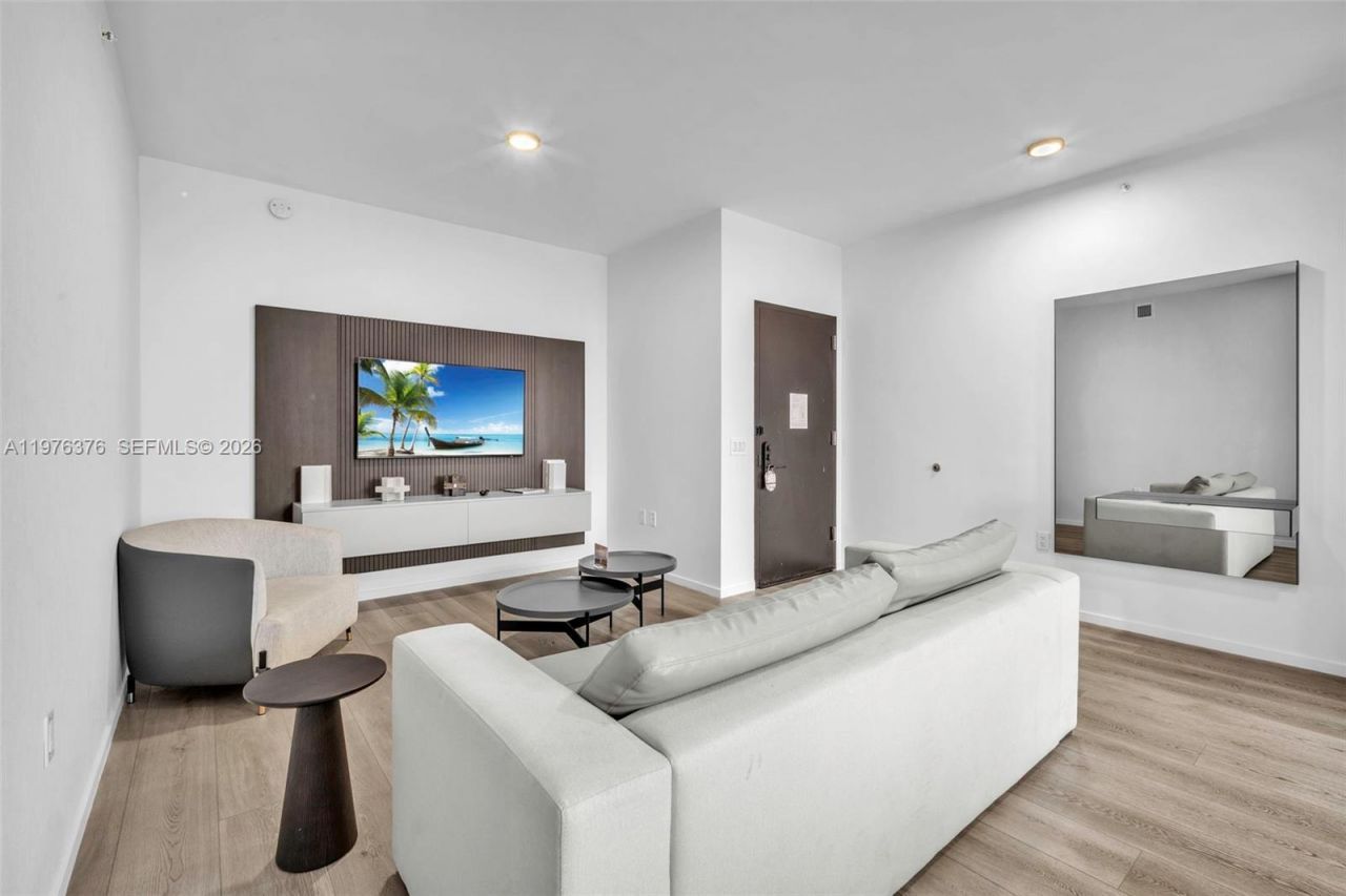 398 NE 5th St , Unit PH 4701, Miami, FL 33132 Photo