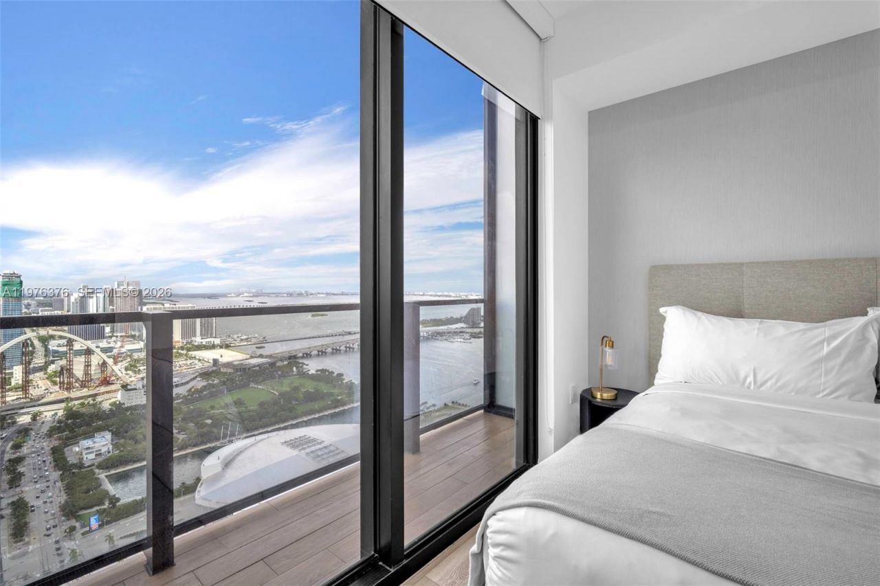 398 NE 5th St , Unit PH 4701, Miami, FL 33132 Photo