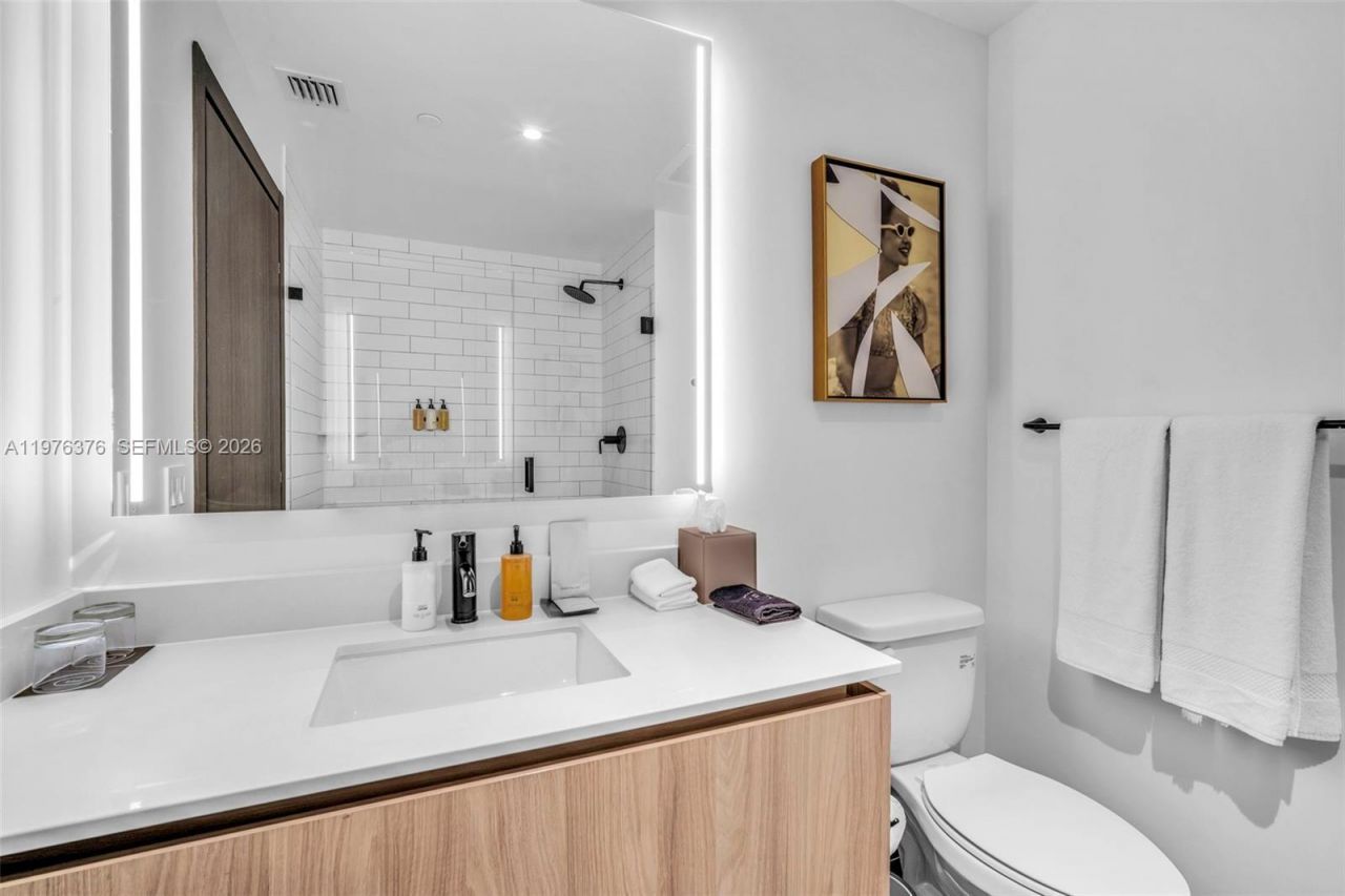 398 NE 5th St , Unit PH 4701, Miami, FL 33132 Photo