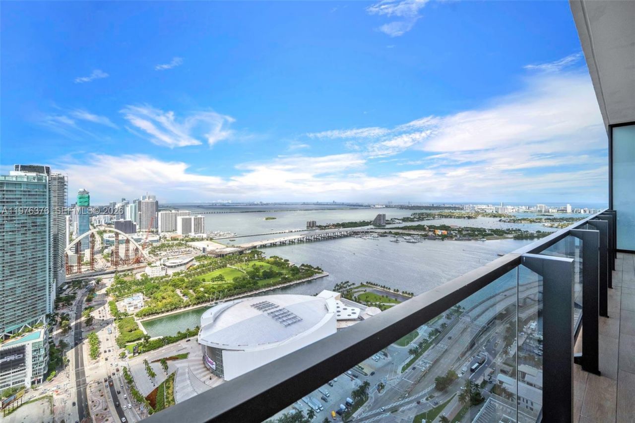 398 NE 5th St , Unit PH 4701, Miami, FL 33132 Photo