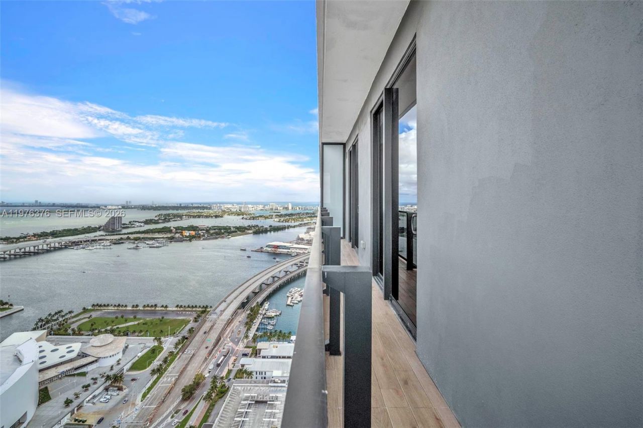 398 NE 5th St , Unit PH 4701, Miami, FL 33132 Photo