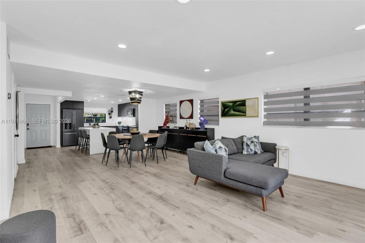 2172 NE 171st St , North Miami Beach, FL 33162 Photo