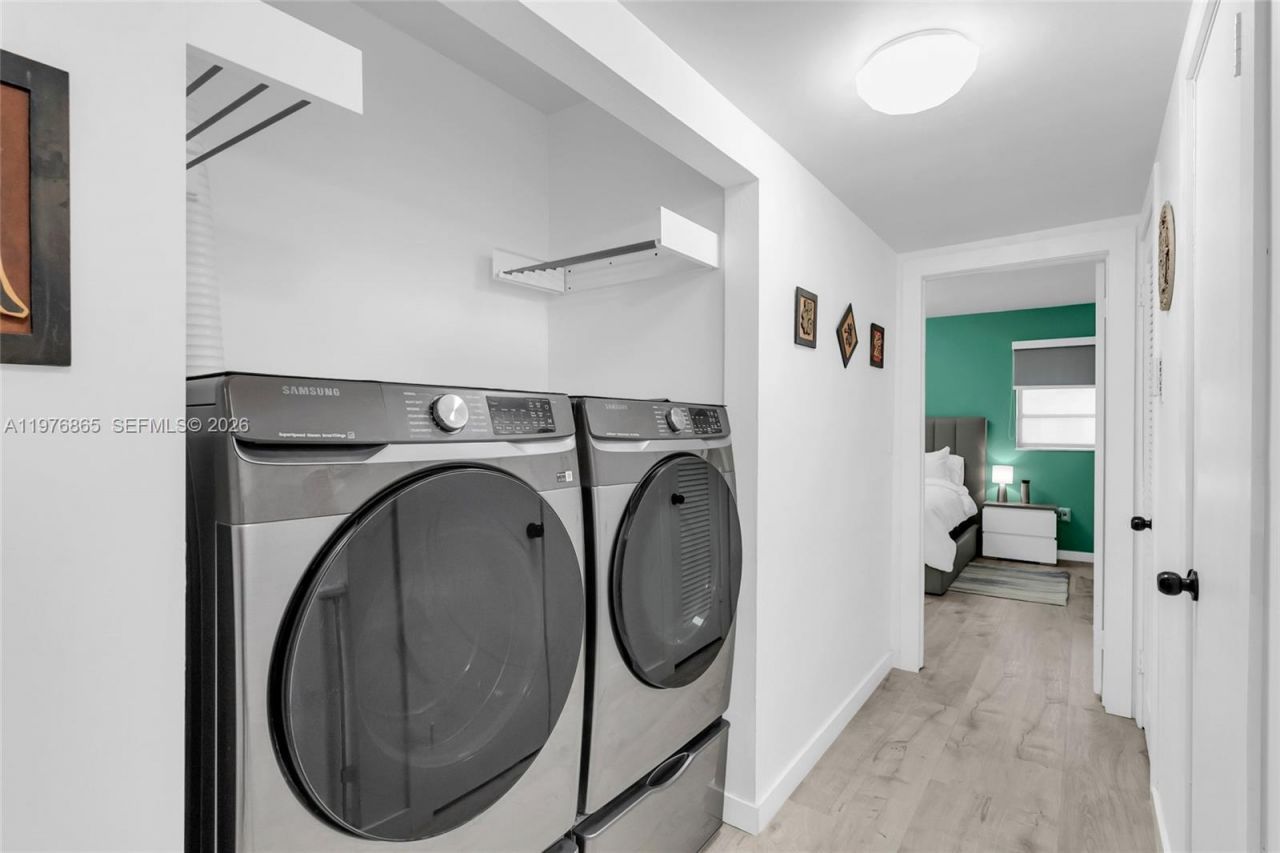 2172 NE 171st St , North Miami Beach, FL 33162 Photo