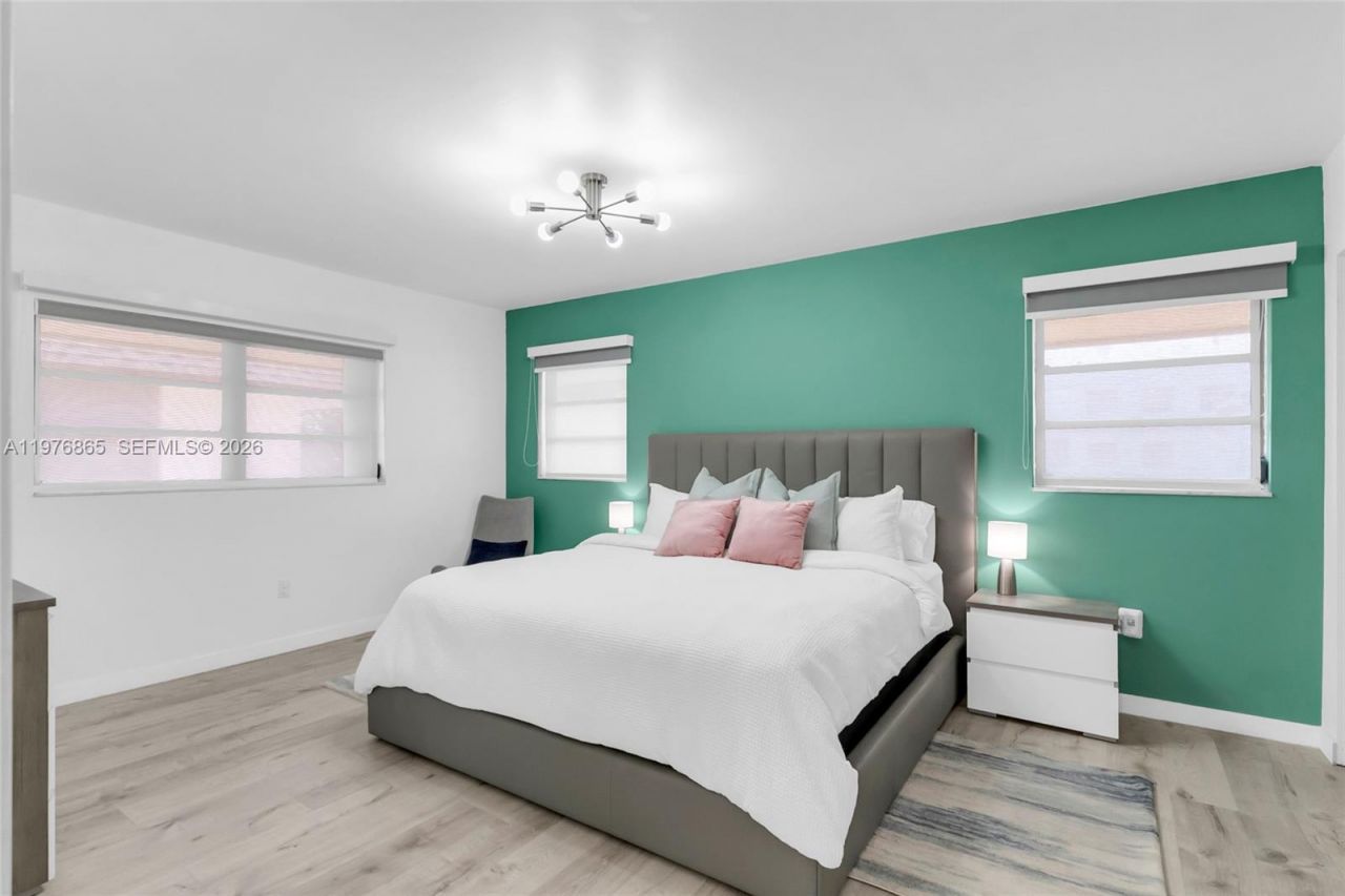 2172 NE 171st St , North Miami Beach, FL 33162 Photo