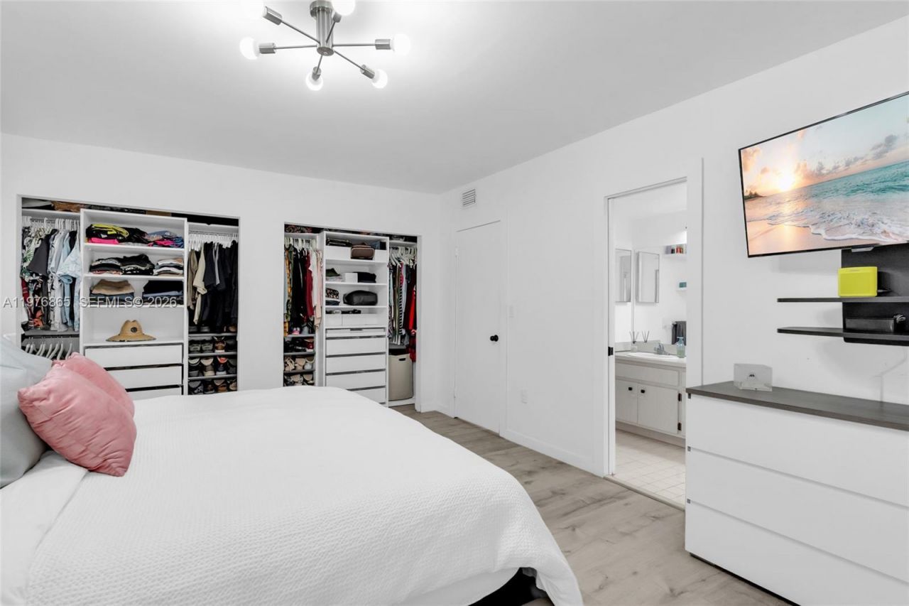 2172 NE 171st St , North Miami Beach, FL 33162 Photo