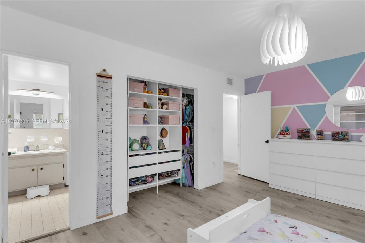 2172 NE 171st St , North Miami Beach, FL 33162 Photo