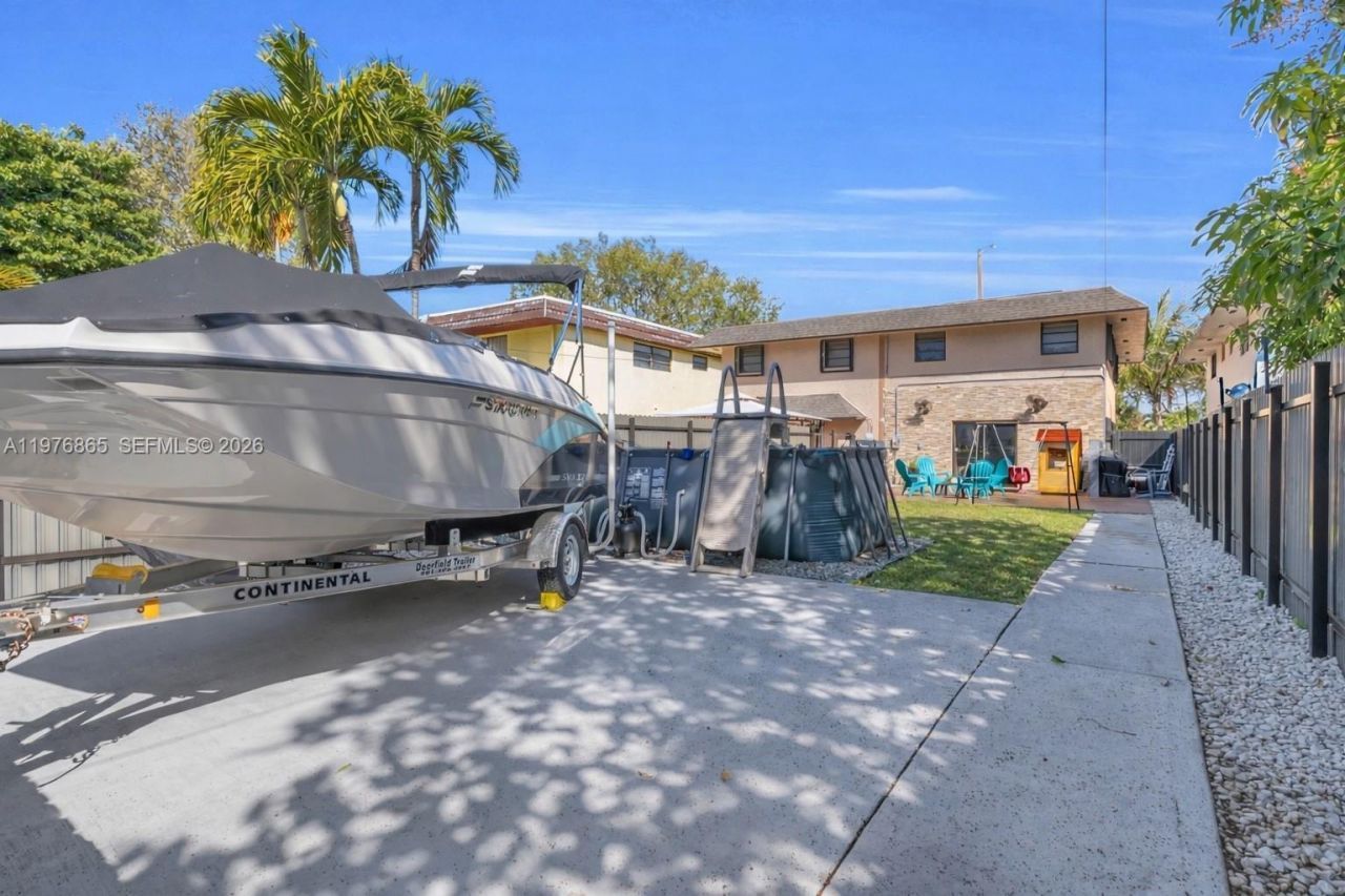 2172 NE 171st St , North Miami Beach, FL 33162 Photo