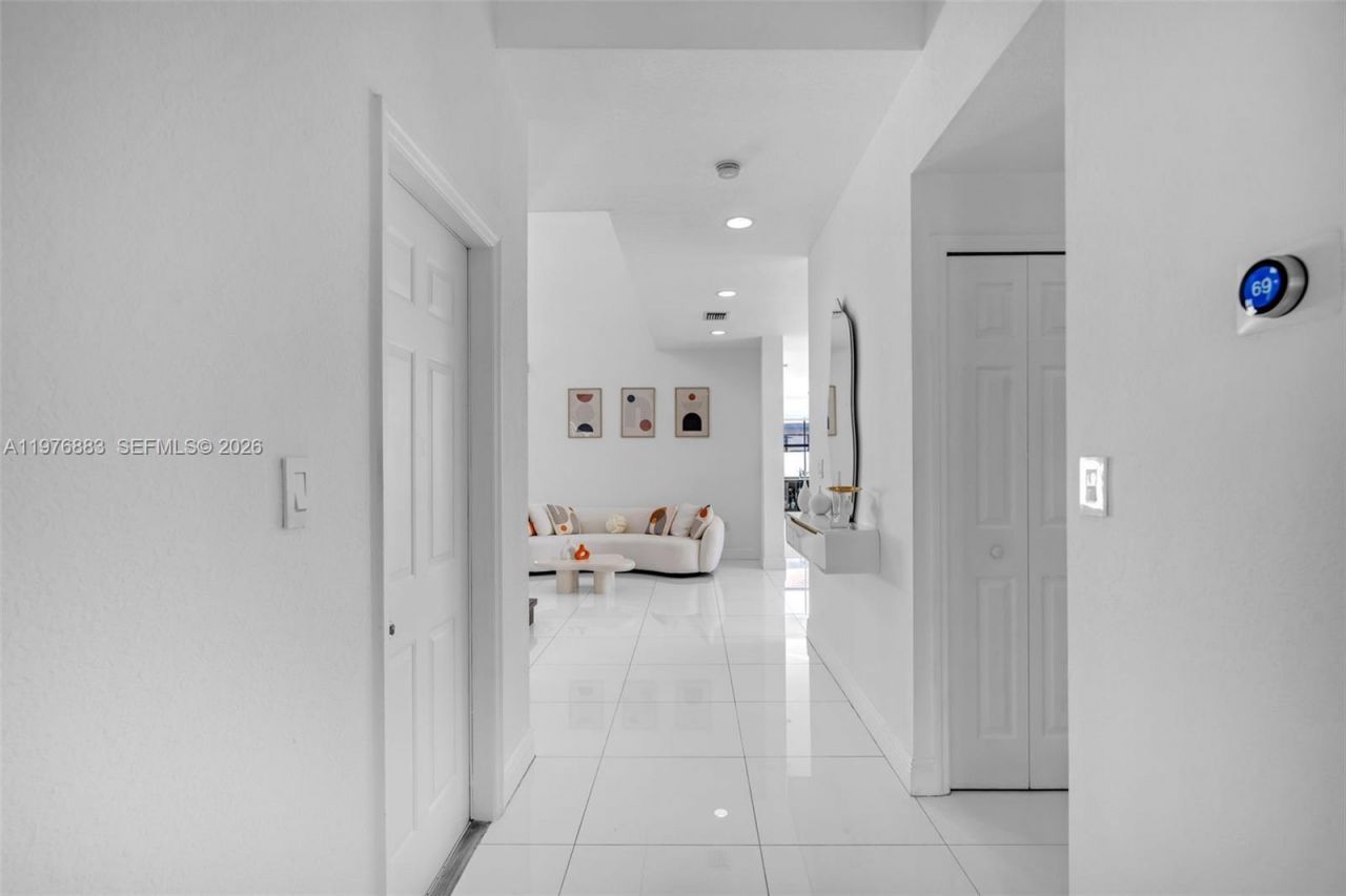 1005 NW 100th Ave , Miami, FL 33172 Photo