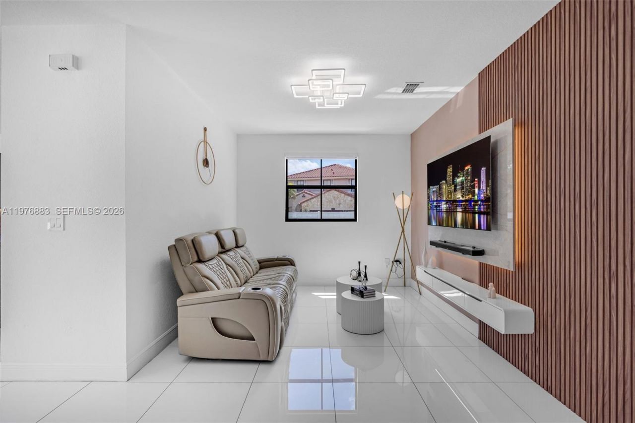 1005 NW 100th Ave , Miami, FL 33172 Photo