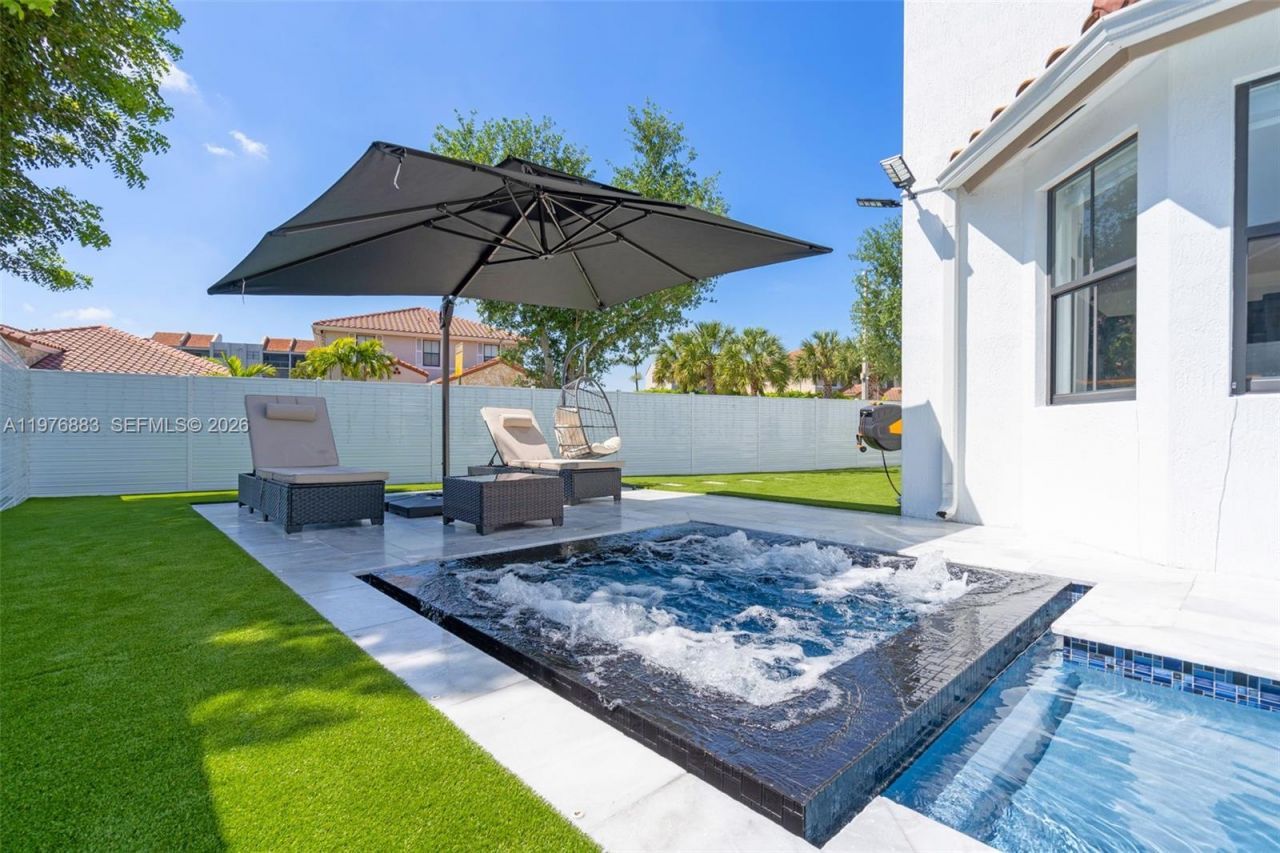 1005 NW 100th Ave , Miami, FL 33172 Photo