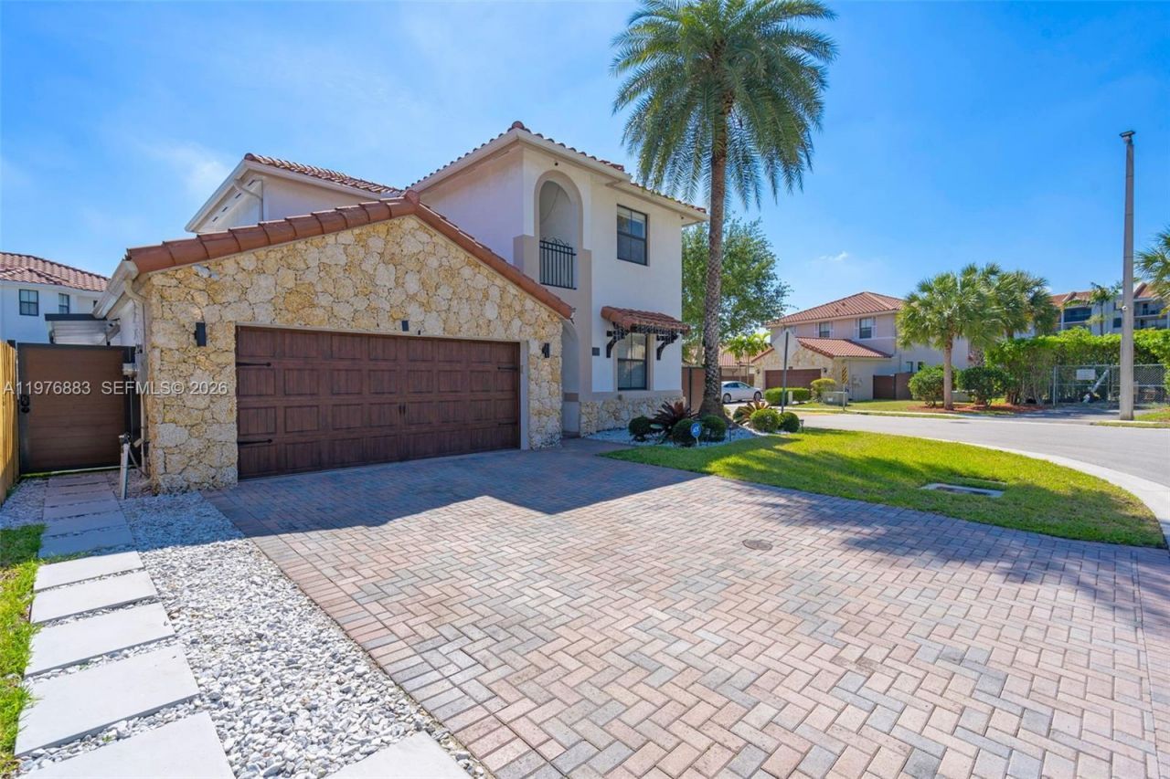 1005 NW 100th Ave , Miami, FL 33172 Photo