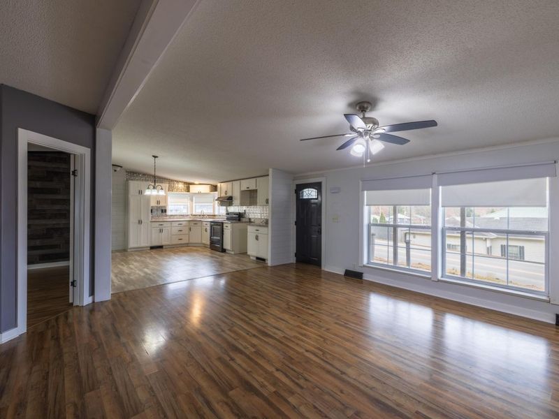 12 E Main Street , Glouster, OH 45732 Photo 9