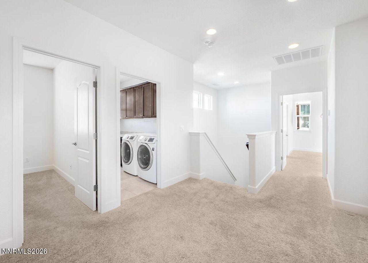 2082 Whitecliff Drive, Reno, NV 89521 Photo