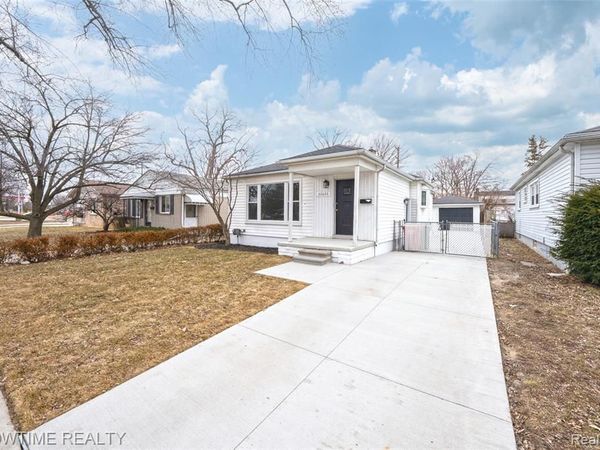 22620 Raven Avenue, Eastpointe, MI 48021
