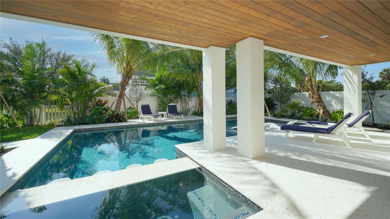 307 62nd Street, Holmes Beach, FL 34217 Photo