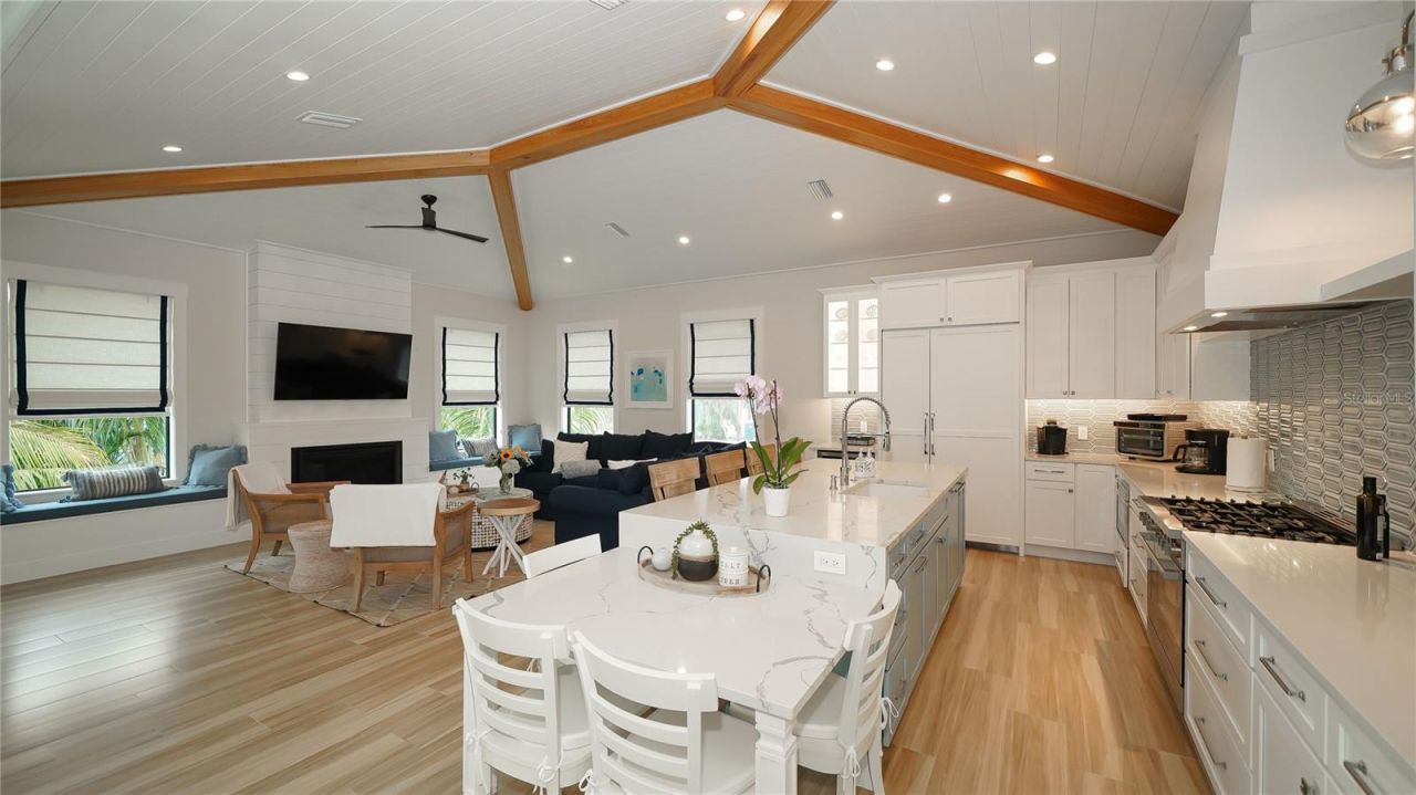 307 62nd Street, Holmes Beach, FL 34217 Photo