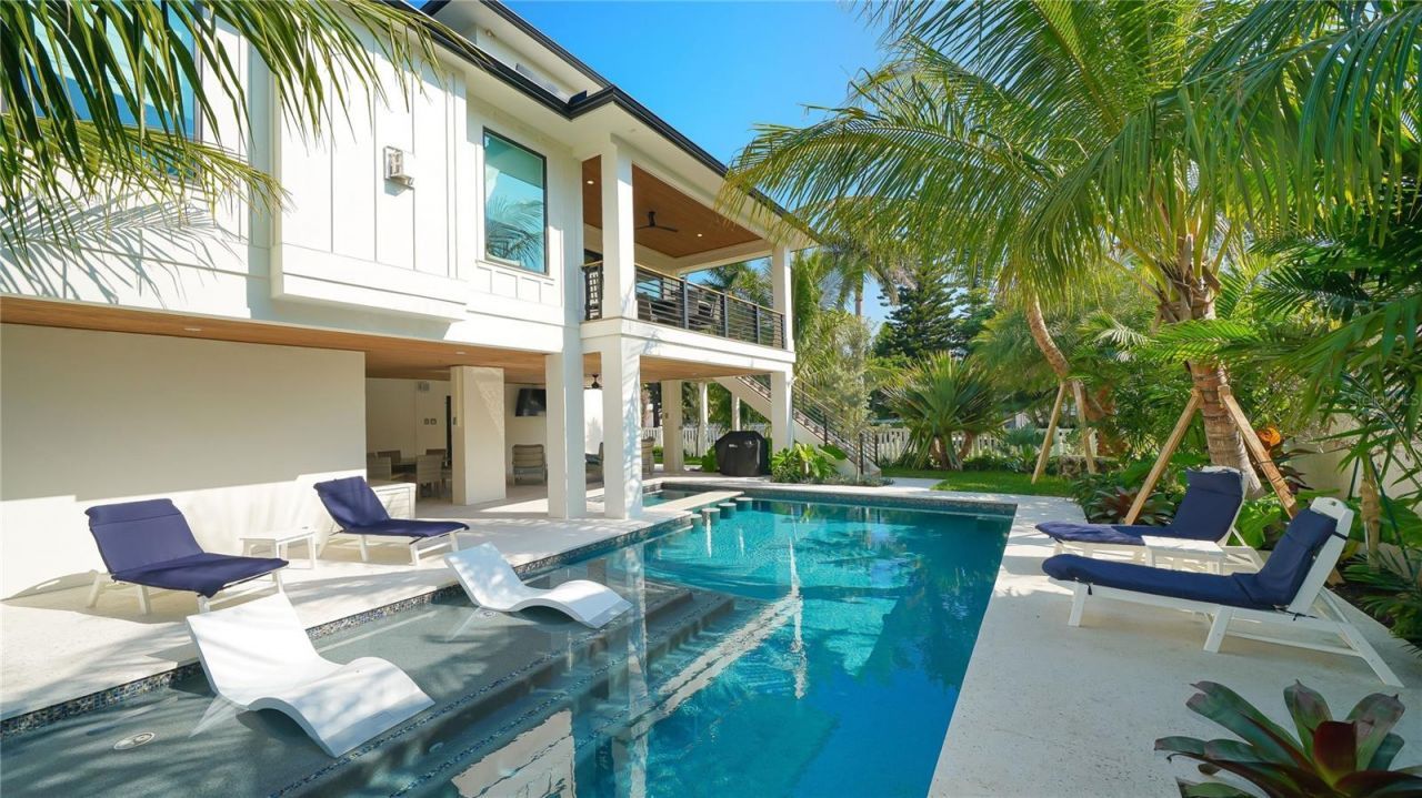 307 62nd Street, Holmes Beach, FL 34217 Photo