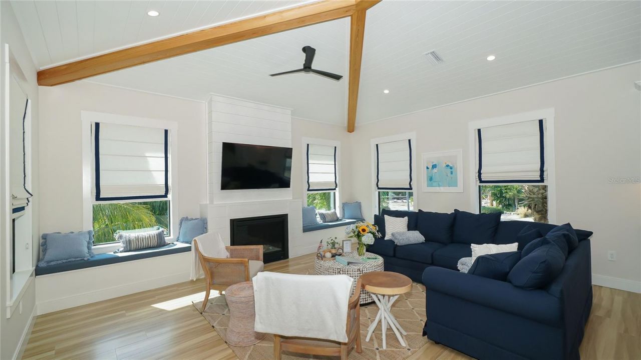 307 62nd Street, Holmes Beach, FL 34217 Photo