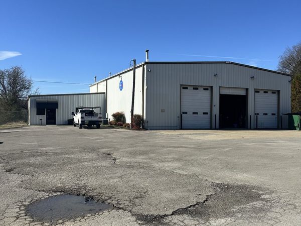 225 Fiberglass Dr, Mount Juliet, TN 37122