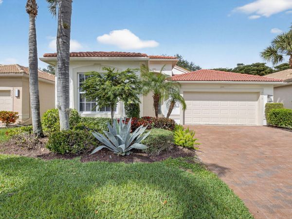 7015 Imperial Beach Circle, Delray Beach, FL 33446