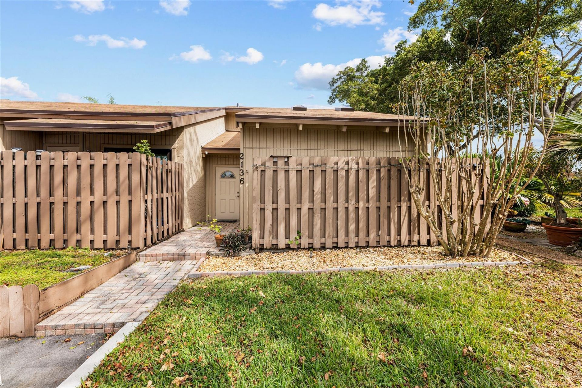 2136 SW 81st Way, Davie, FL 33324 Main Photo