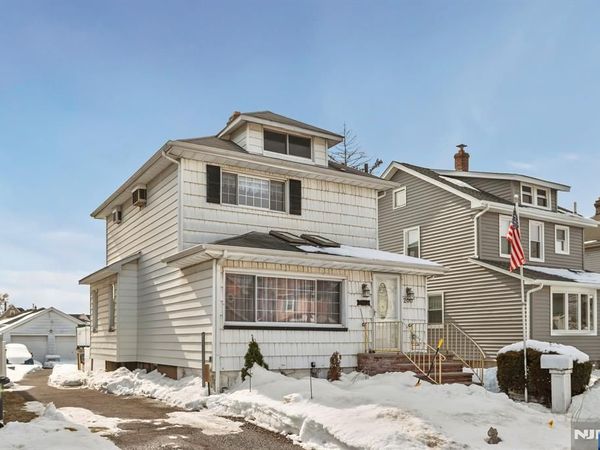 200 Page Avenue, LYNDHURST, NJ 07071