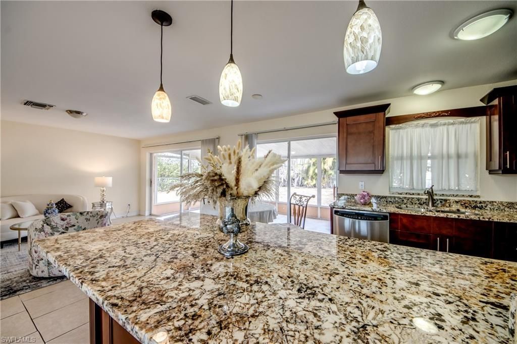 4156 Country Club Blvd Se, Cape Coral, FL 33904 Photo