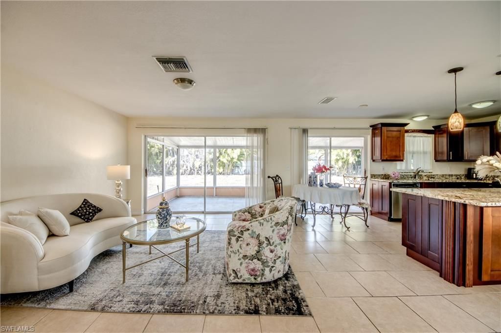 4156 Country Club Blvd Se, Cape Coral, FL 33904 Photo