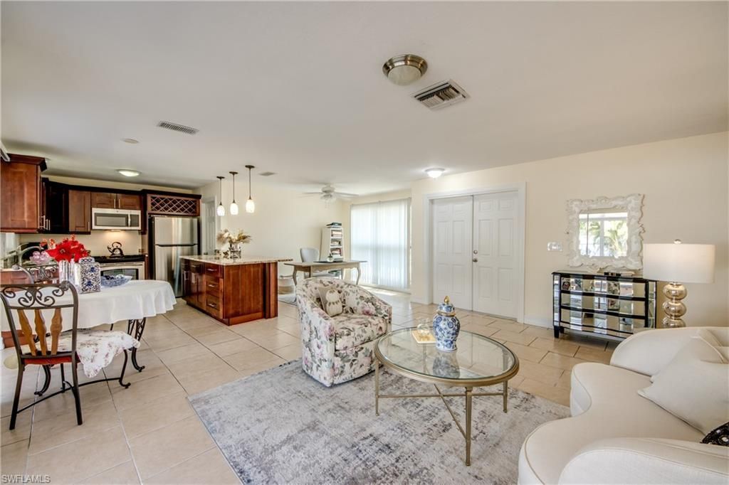 4156 Country Club Blvd Se, Cape Coral, FL 33904 Photo