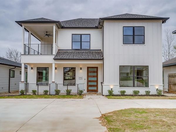 2705 Gordon Avenue, Fort Worth, TX 76110