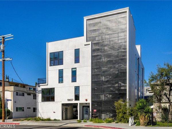 10657 Moorpark Street, Unit 204, North Hollywood, CA 91602