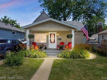 26520 Brettonwoods Street , Madison Heights, MI 48071