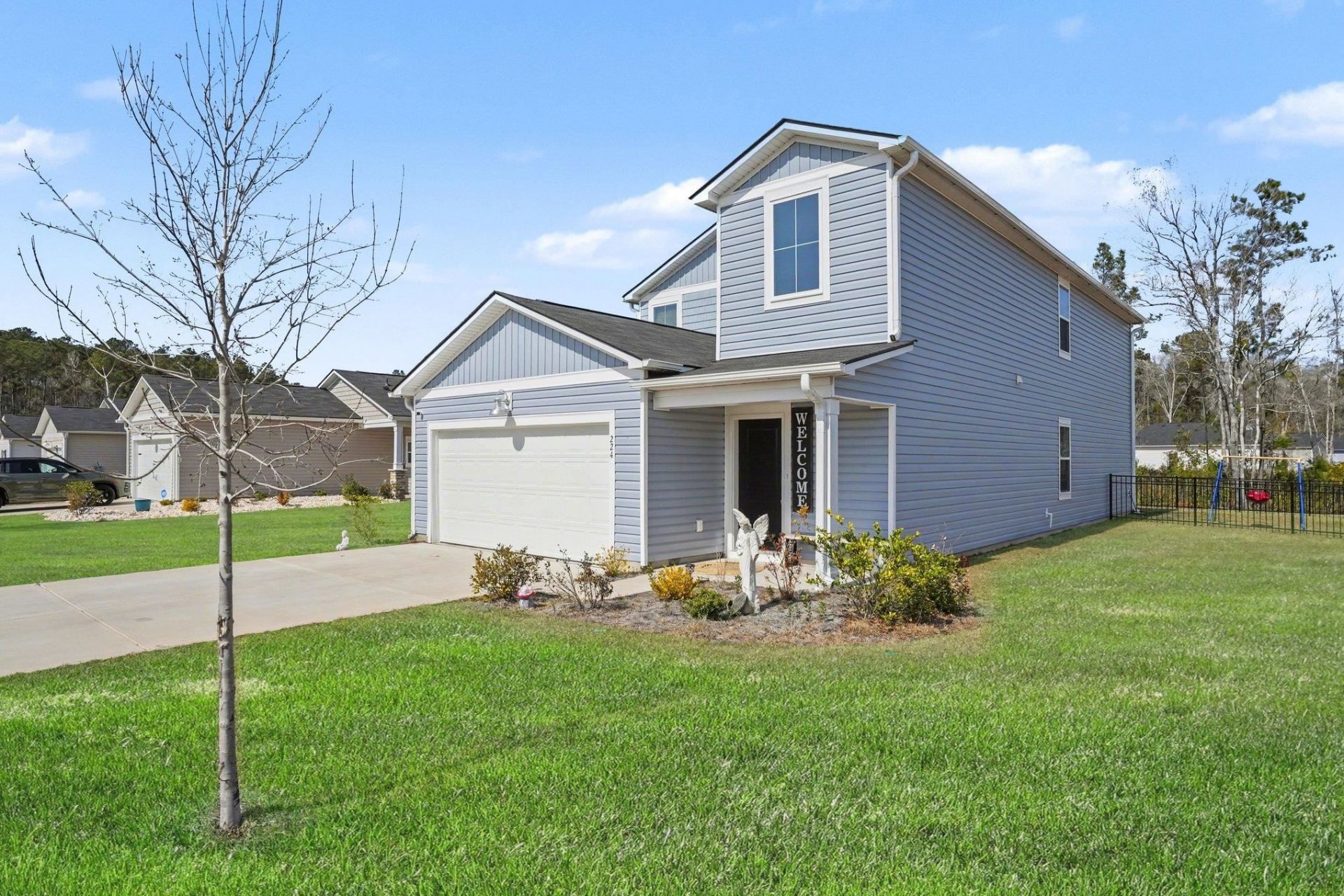 224 Saddle St Photo 1