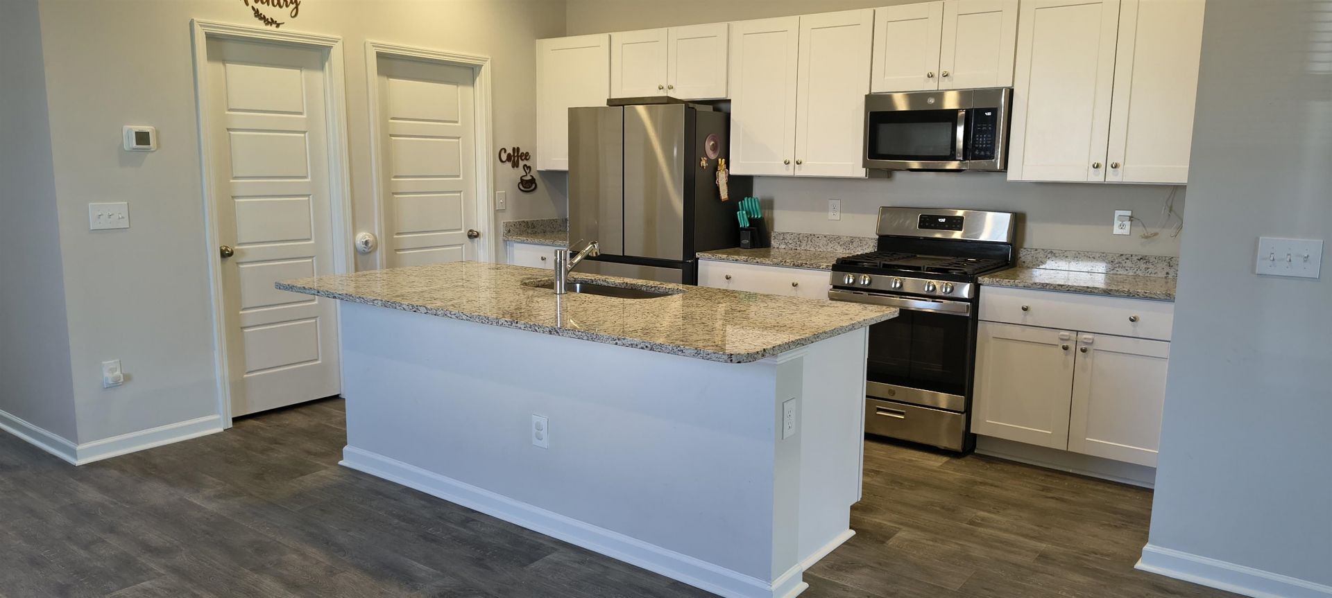 224 Saddle St Photo 17