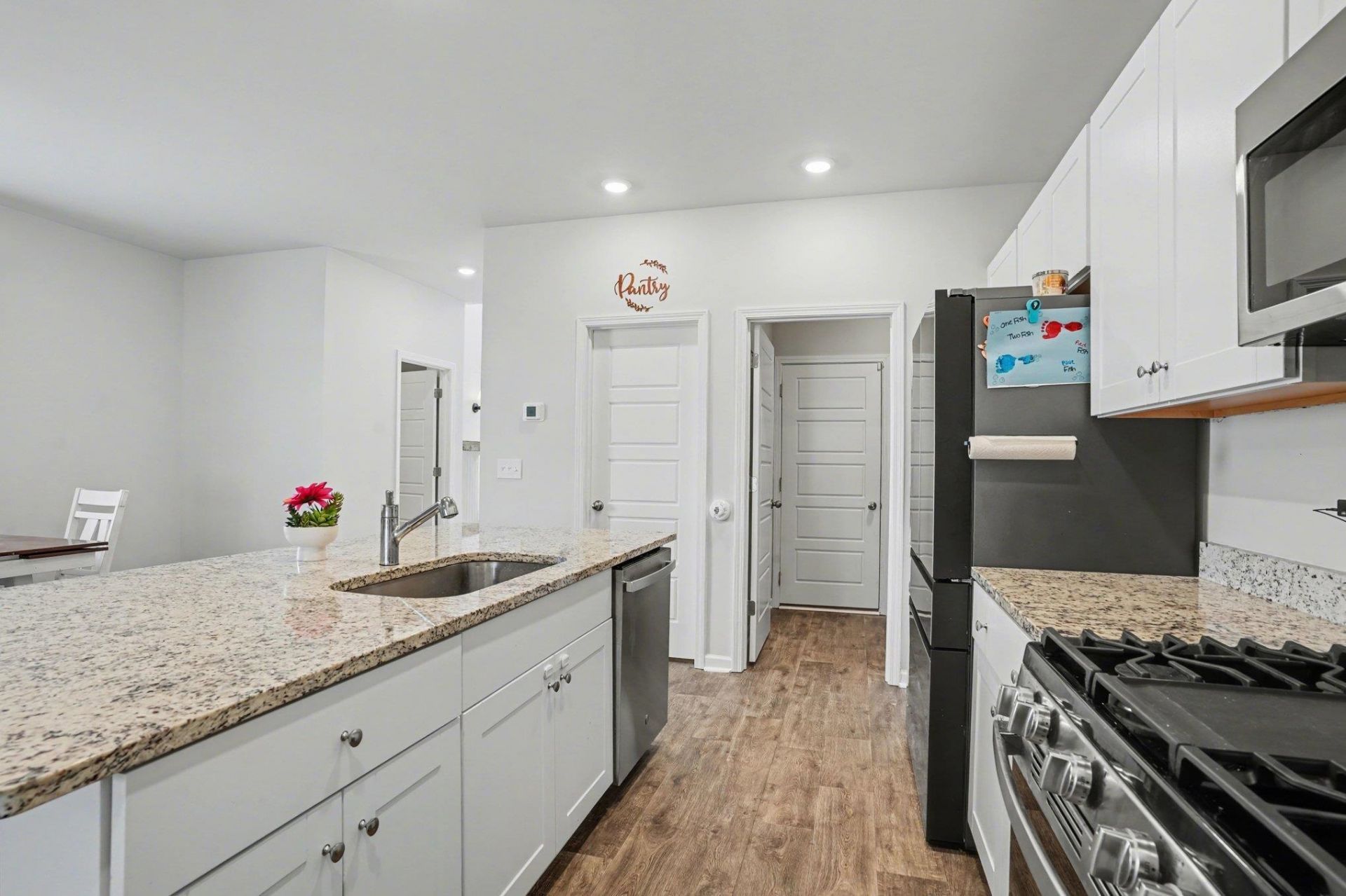 224 Saddle St Photo 18