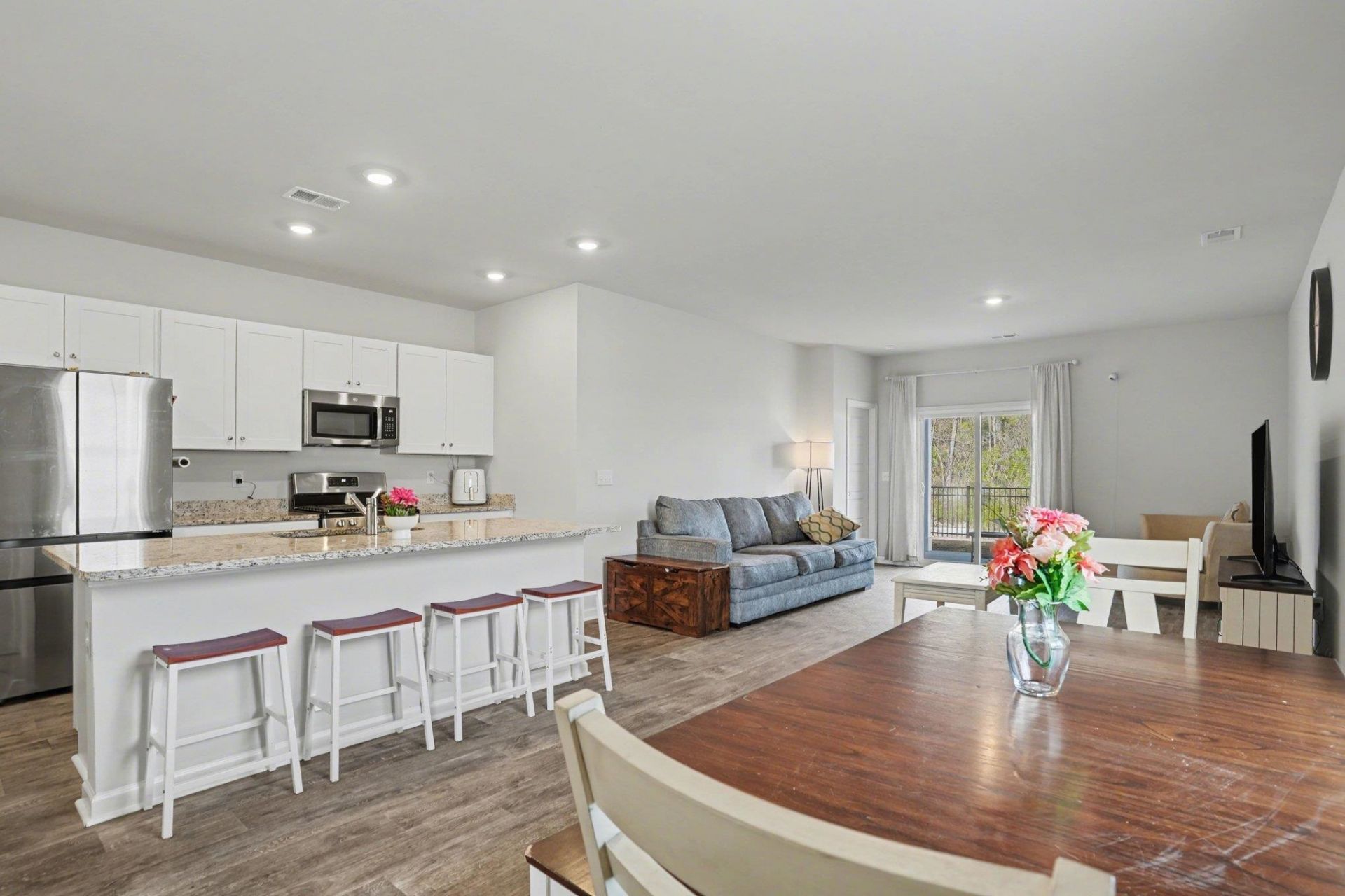 224 Saddle St Photo 19