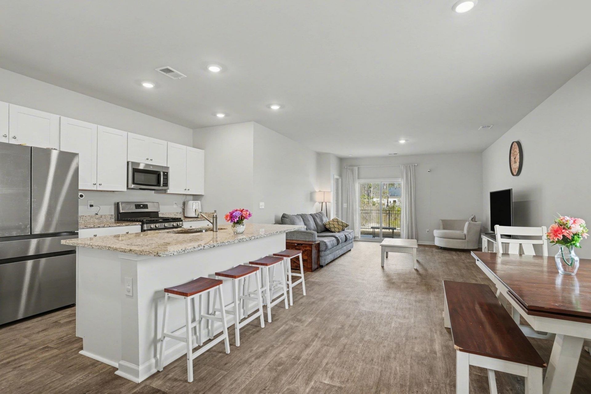 224 Saddle St Photo 20