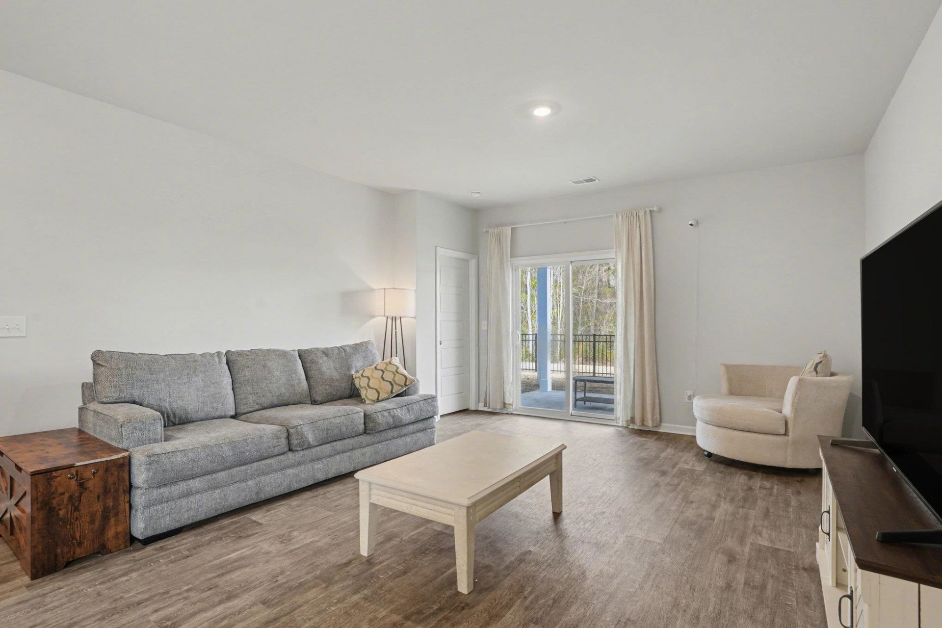 224 Saddle St Photo 21