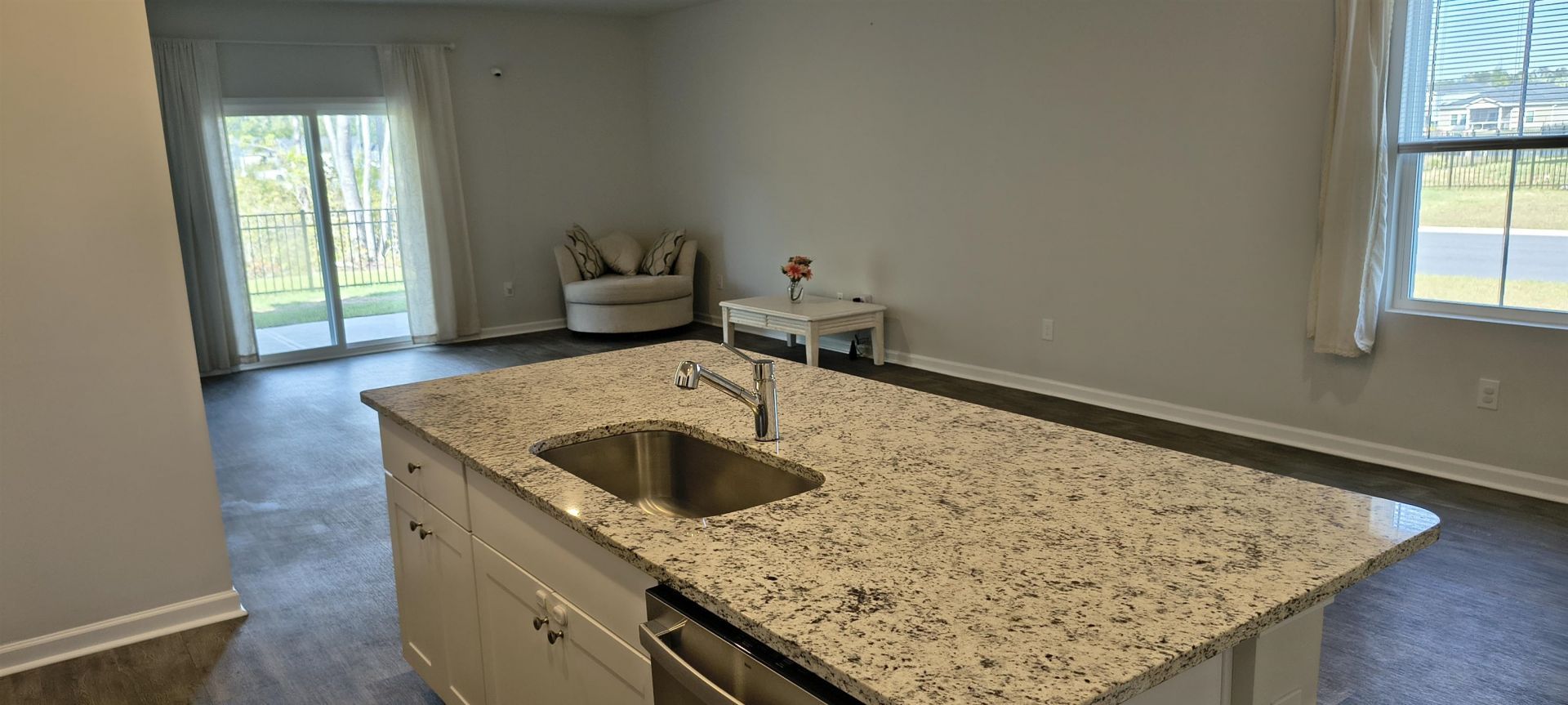 224 Saddle St Photo 23