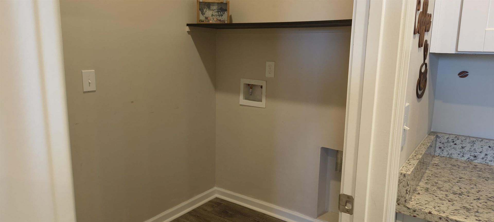 224 Saddle St Photo 29