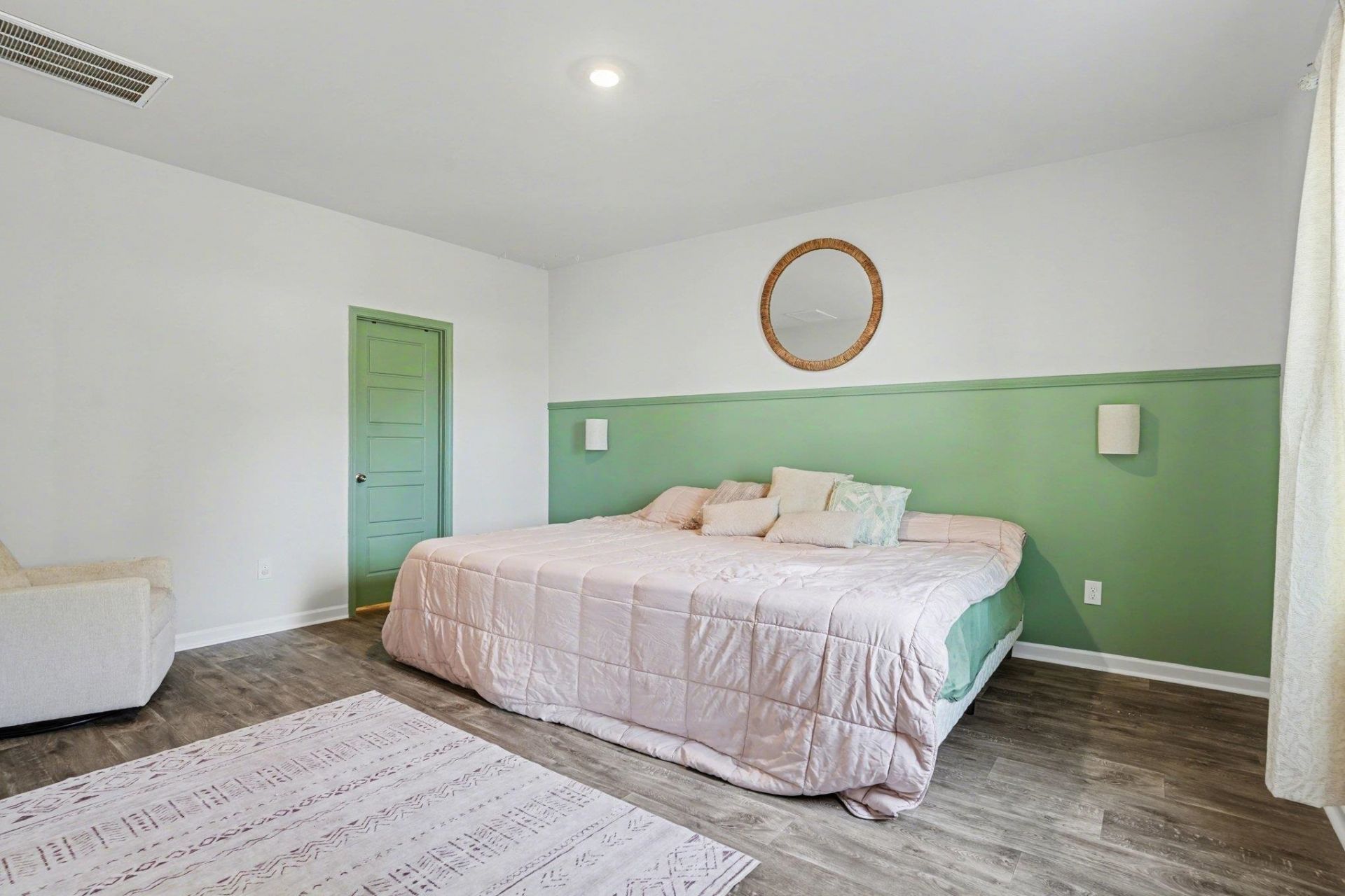 224 Saddle St Photo 31