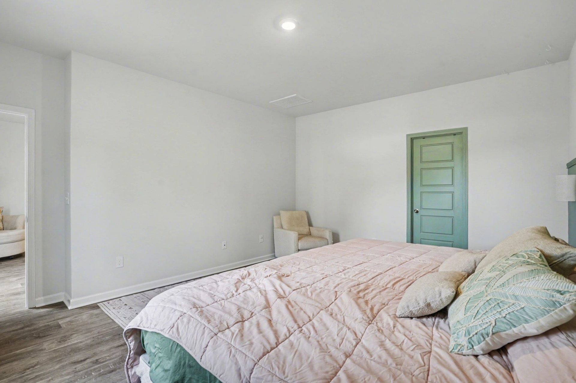 224 Saddle St Photo 35