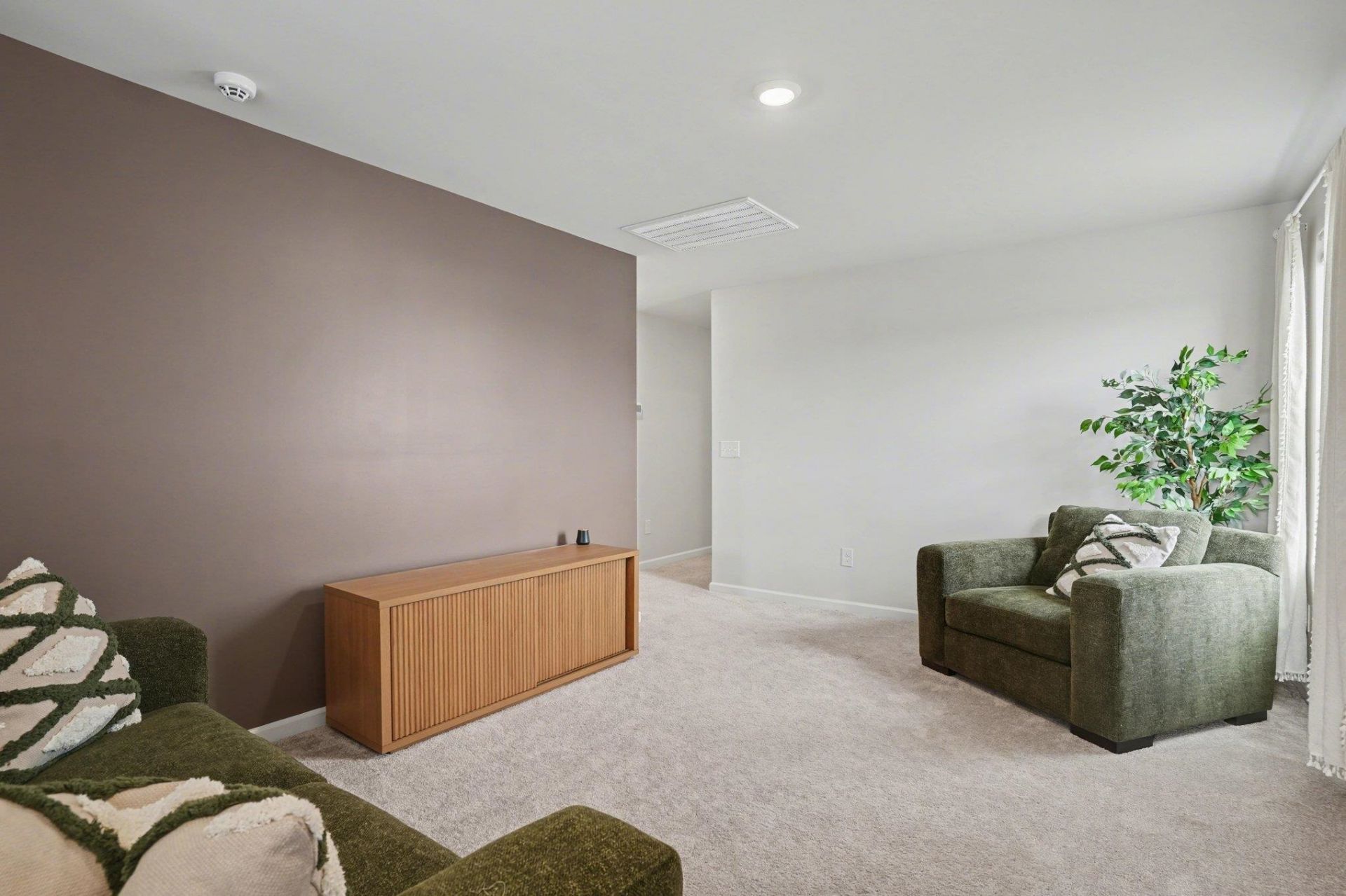 224 Saddle St Photo 39