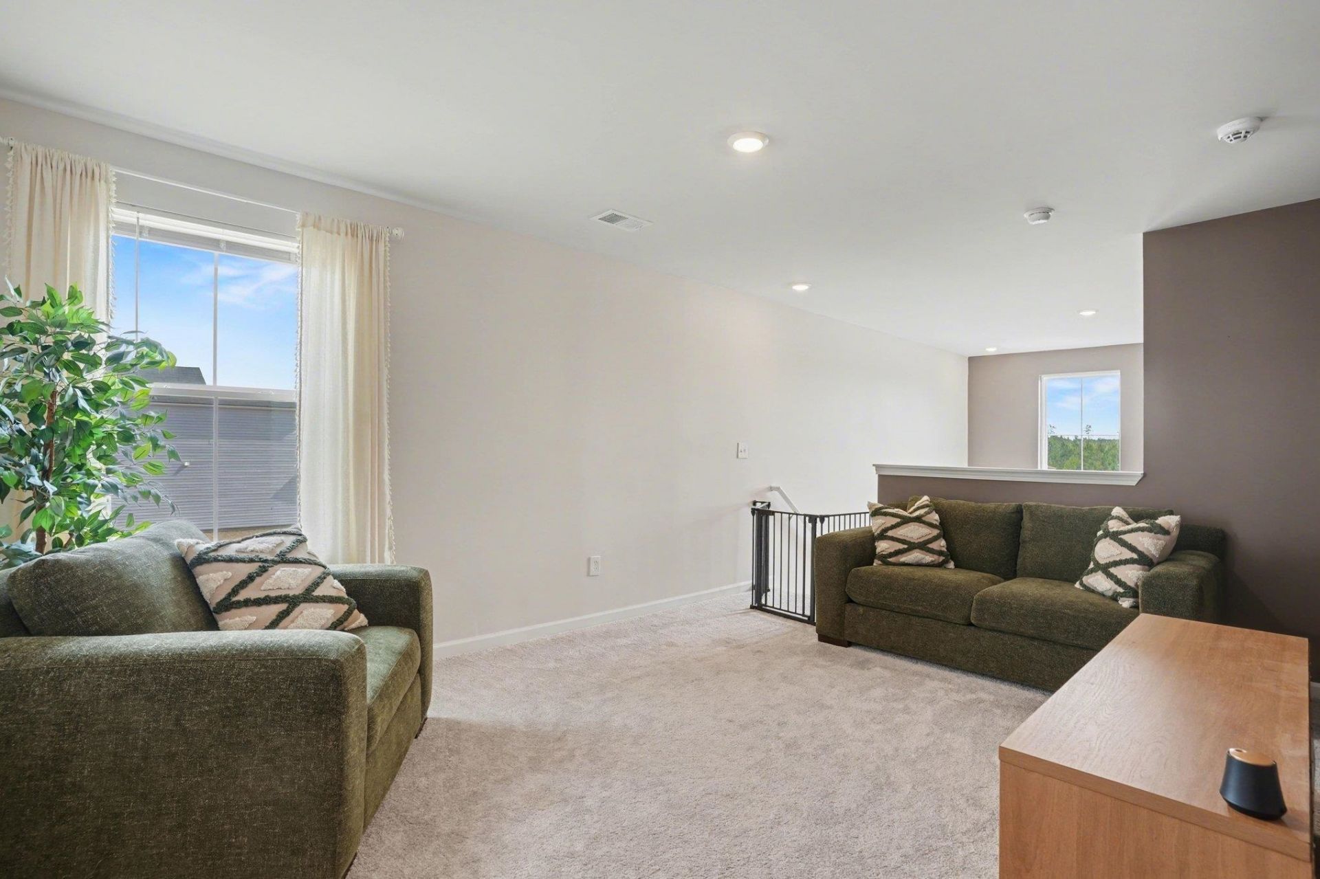 224 Saddle St Photo 40