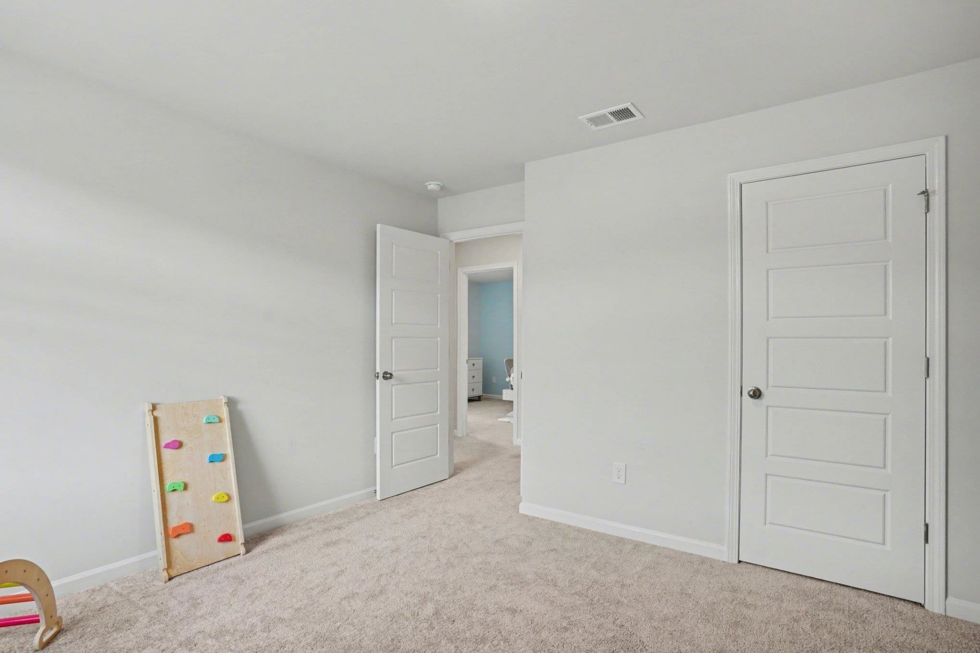 224 Saddle St Photo 54