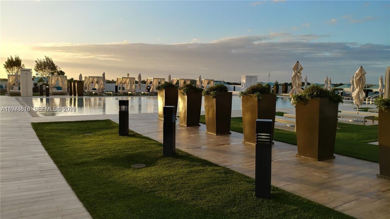 5300 Paseo Blvd , Unit 1603, Doral, FL 33166 Photo