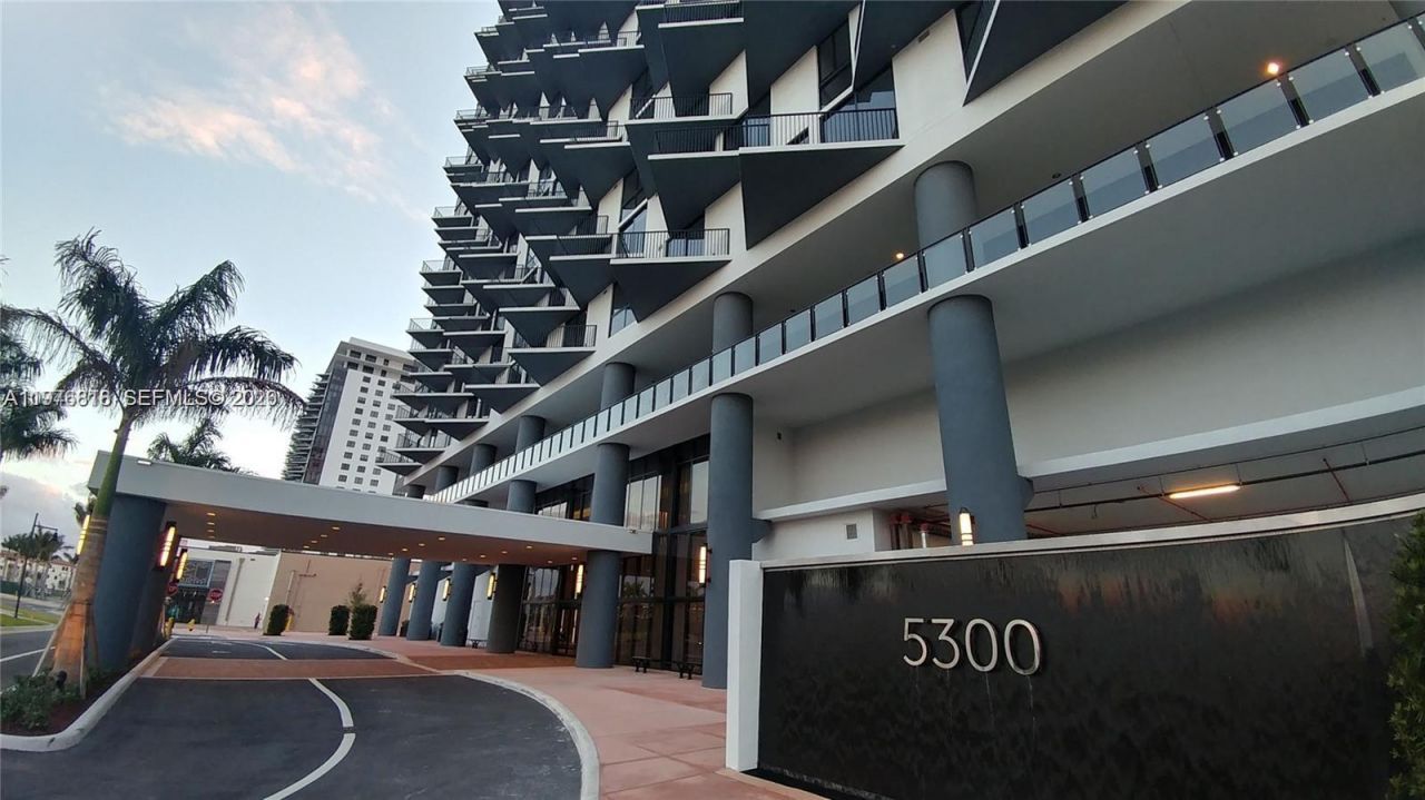 5300 Paseo Blvd , Unit 1603, Doral, FL 33166 Photo